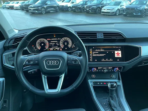 AUDI Q3 35 TDI S line Attraction quattro S-tronic