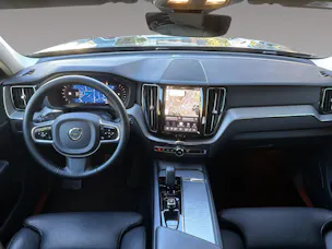 VOLVO XC60 B5 Benzin Mild Hybrid AWD Plus Dark Geartronic
