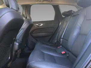 VOLVO XC60 B5 Benzin Mild Hybrid AWD Plus Dark Geartronic