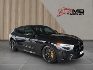 MASERATI Levante 3.8 V8 Trofeo Q4 Automatica / Carbon innen und aussen