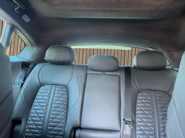 MASERATI Levante 3.8 V8 Trofeo Q4 Automatica / Carbon innen und aussen