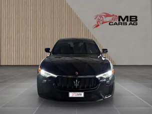 MASERATI Levante 3.8 V8 Trofeo Q4 Automatica / Carbon innen und aussen