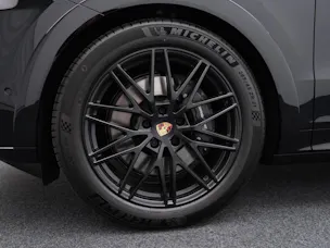 PORSCHE Cayenne E-Hybrid Coupé Black Edition
