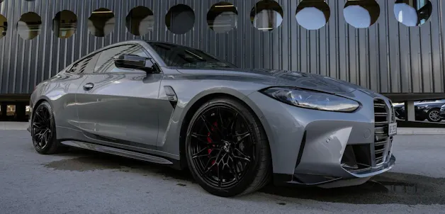 BMW M4 Competition xDrive Coupé * M CARBON SCHALENSITZE * CARBON EXTERIEUR+INTERIEUR * LASERLICHT *