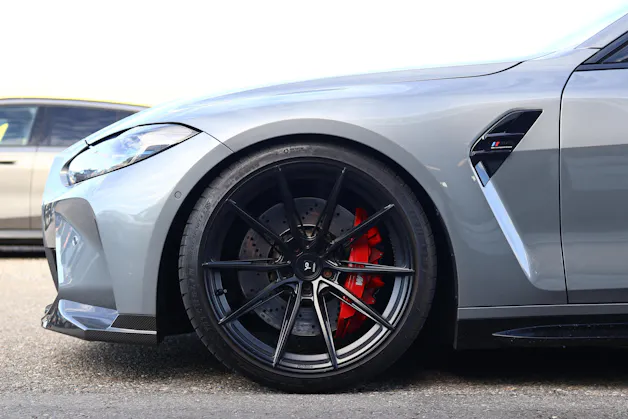 BMW M4 Competition xDrive Coupé * M CARBON SCHALENSITZE * CARBON EXTERIEUR+INTERIEUR * LASERLICHT *