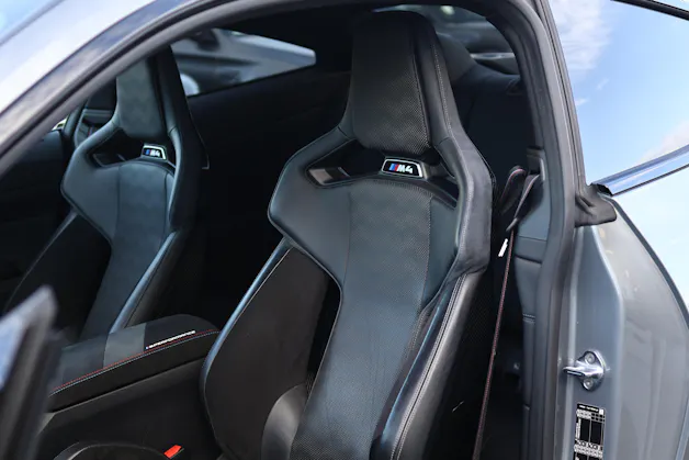 BMW M4 Competition xDrive Coupé * M CARBON SCHALENSITZE * CARBON EXTERIEUR+INTERIEUR * LASERLICHT *