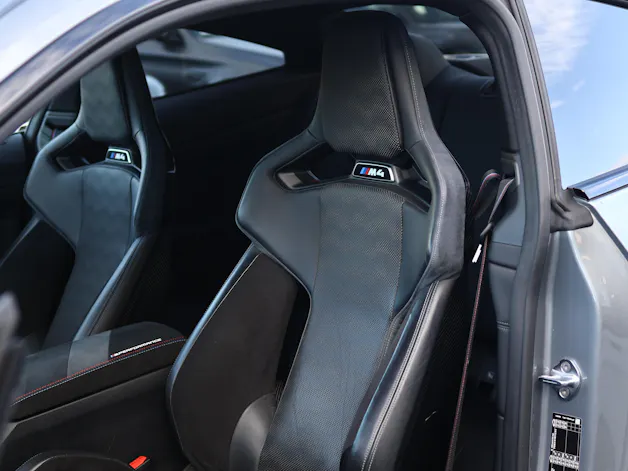 BMW M4 Competition xDrive Coupé * M CARBON SCHALENSITZE * CARBON EXTERIEUR+INTERIEUR * LASERLICHT *
