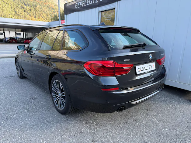 BMW 520d xDrive Touring Sport Line Steptronic