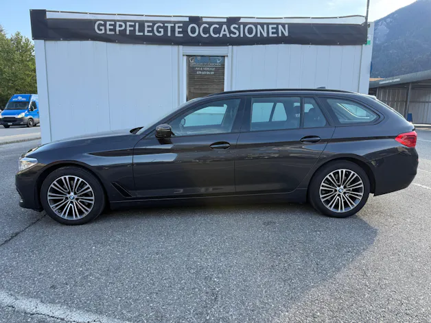 BMW 520d xDrive Touring Sport Line Steptronic