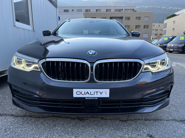 BMW 520d xDrive Touring Sport Line Steptronic