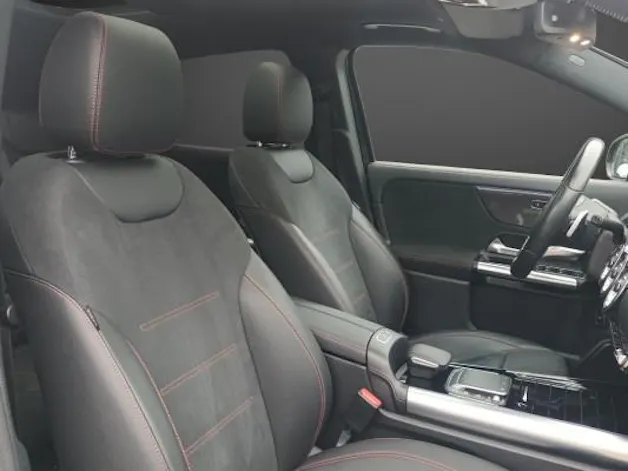 MERCEDES-BENZ GLA 250 AMG Line 4Matic