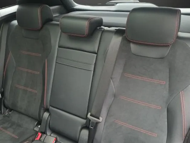 MERCEDES-BENZ GLA 250 AMG Line 4Matic