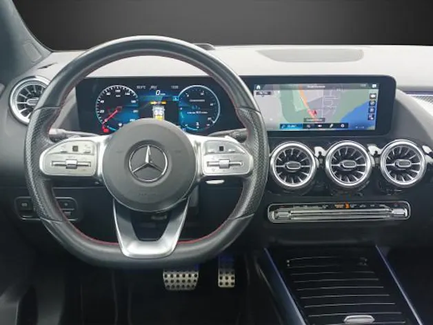 MERCEDES-BENZ GLA 250 AMG Line 4Matic