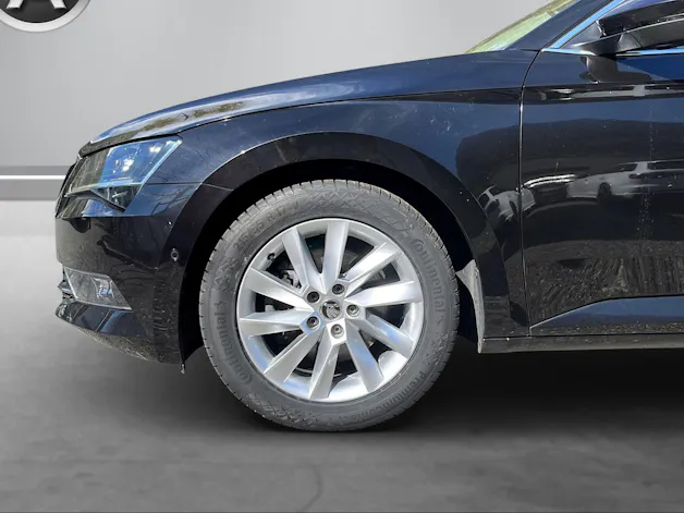 SKODA Superb Combi 2.0 TDi Style 4x4 DSG