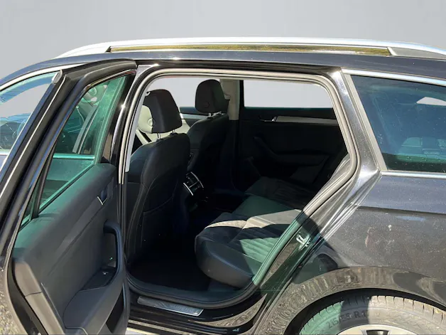 SKODA Superb Combi 2.0 TDi Style 4x4 DSG