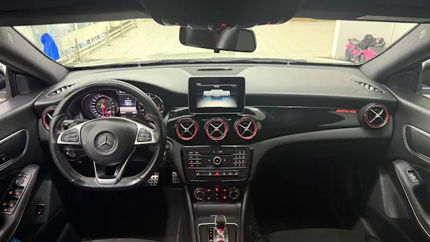 MERCEDES-BENZ CLA 45 AMG 4Matic Speedshift