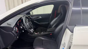 MERCEDES-BENZ CLA 45 AMG 4Matic Speedshift