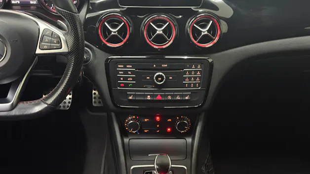 MERCEDES-BENZ CLA 45 AMG 4Matic Speedshift