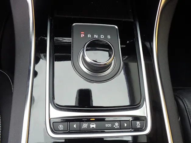 Jaguar XE 20t 2.0 Landmark Automatic