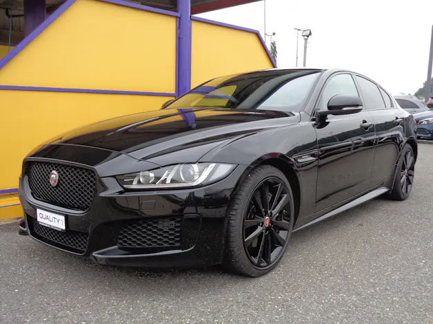 Jaguar XE 20t 2.0 Landmark Automatic