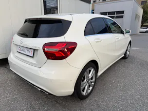 MERCEDES-BENZ A 220 Urban 4Matic 7G-DCT *4X4* *FRISCH AB MFK* *LEDER*