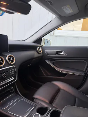 MERCEDES-BENZ A 220 Urban 4Matic 7G-DCT *4X4* *FRISCH AB MFK* *LEDER*