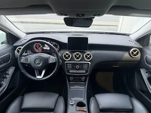 MERCEDES-BENZ A 220 Urban 4Matic 7G-DCT *4X4* *FRISCH AB MFK* *LEDER*