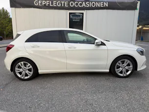 MERCEDES-BENZ A 220 Urban 4Matic 7G-DCT *4X4* *FRISCH AB MFK* *LEDER*