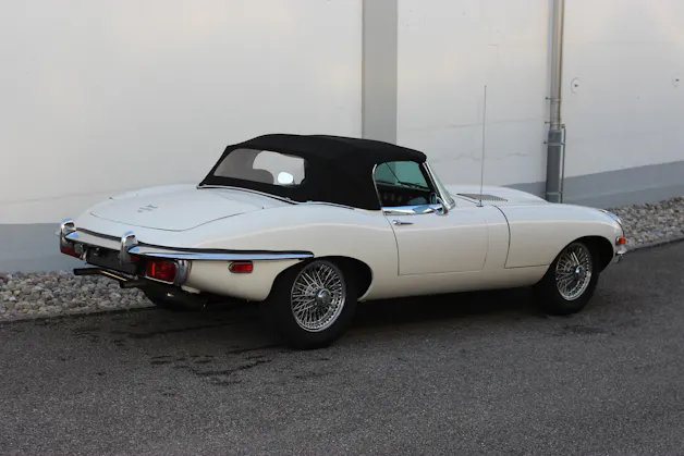 Jaguar E-Type 4.2 Roadster S2