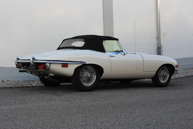 Jaguar E-Type 4.2 Roadster S2