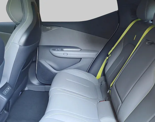 Lynk & Co 02