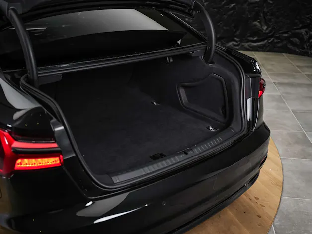 AUDI A6 Limousine 40 TDI Sport quattro S-tronic *ALL BLACK*21" Felgen*Voll Leder*