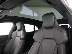 PORSCHE Taycan Sport Turismo Black Edition