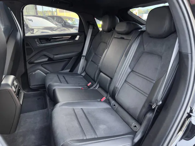 PORSCHE Cayenne GTS Coupé