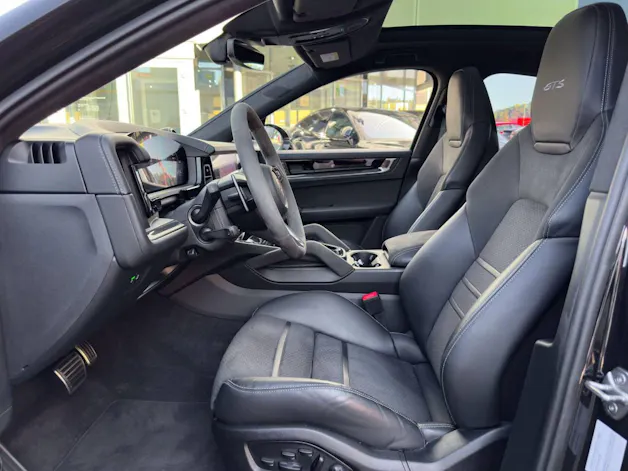PORSCHE Cayenne GTS Coupé
