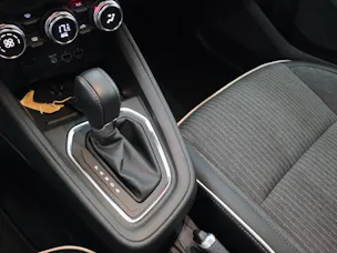 RENAULT Clio 1.6 E-Tech Intens