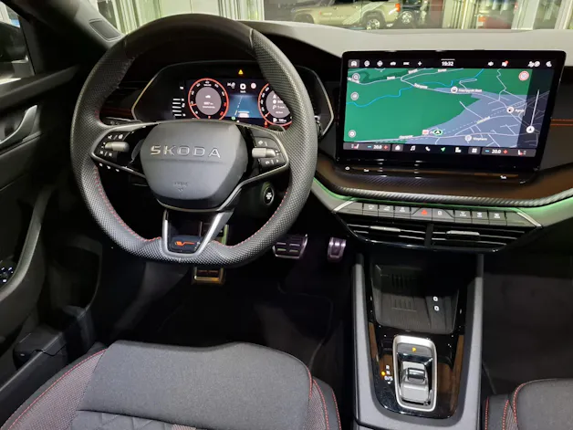 SKODA Octavia Combi 2.0 TSI DSG RS