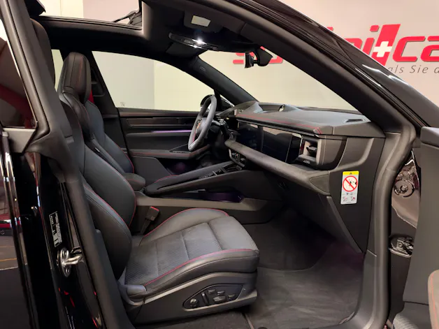 PORSCHE Macan 4 GTS 100kWh