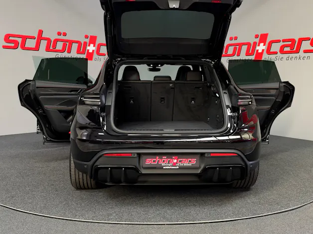 PORSCHE Macan 4 GTS 100kWh
