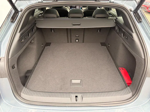 VW ID.7 TOURER GTX 4MOTION *** PANORAMAGLASDACH & ANHÄNGEKUPPLUNG ***