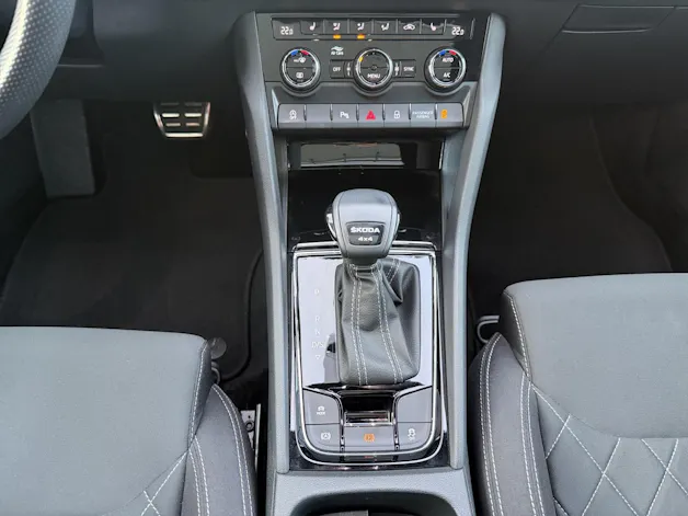 SKODA Karoq 2.0 TSI SportLine 4x4 DSG