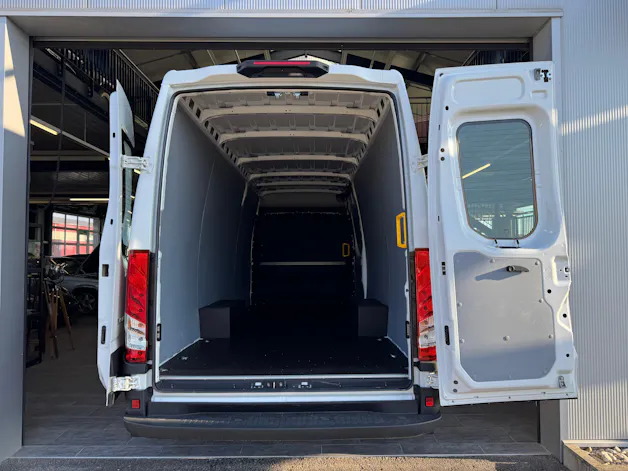 IVECO 35S14EV L3H2