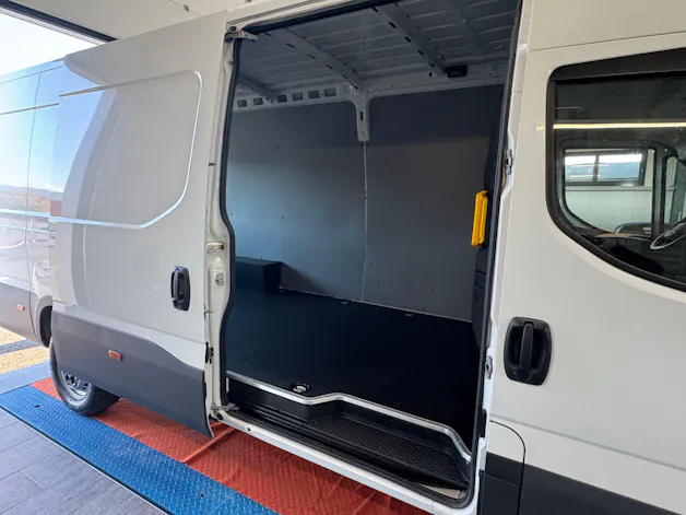 IVECO 35S14EV L3H2