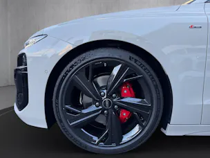 AUDI A6 Avant e-tron quattro