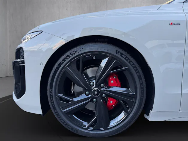 AUDI A6 Avant e-tron quattro