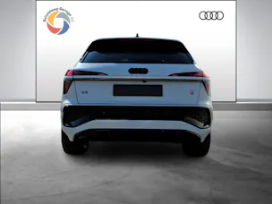 AUDI Q3 SUV e-hybrid 200 kW S tronig