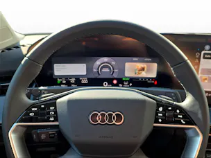 AUDI Q3 SUV e-hybrid 200 kW S tronig