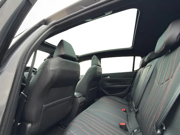 PEUGEOT 308 1.6 THP GT * PANORAMA * LEDERSITZE ELEKTRISCH * MASSAGEFUNKTION * DENON HiFi *