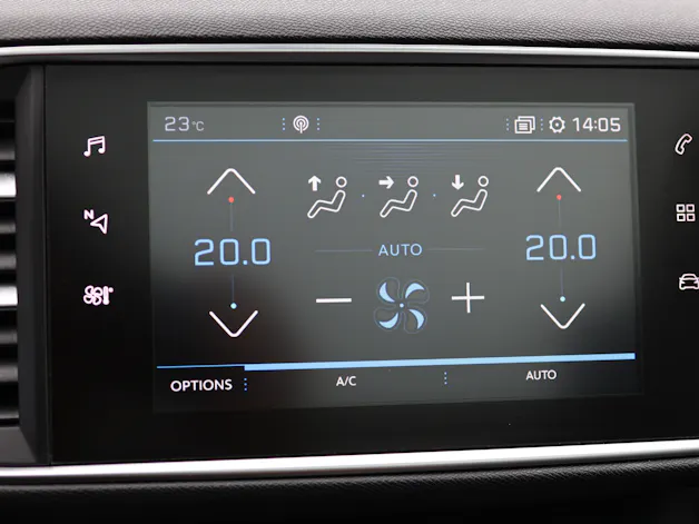 PEUGEOT 308 1.6 THP GT * PANORAMA * LEDERSITZE ELEKTRISCH * MASSAGEFUNKTION * DENON HiFi *