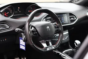 PEUGEOT 308 1.6 THP GT * PANORAMA * LEDERSITZE ELEKTRISCH * MASSAGEFUNKTION * DENON HiFi *